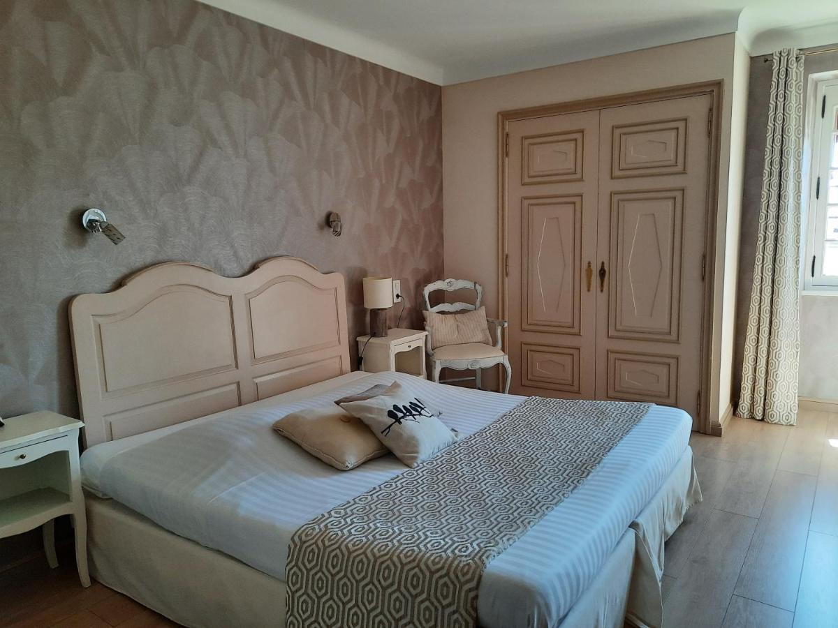 Hotel Les Deux Magots Ла-Рош-Бернар Экстерьер фото